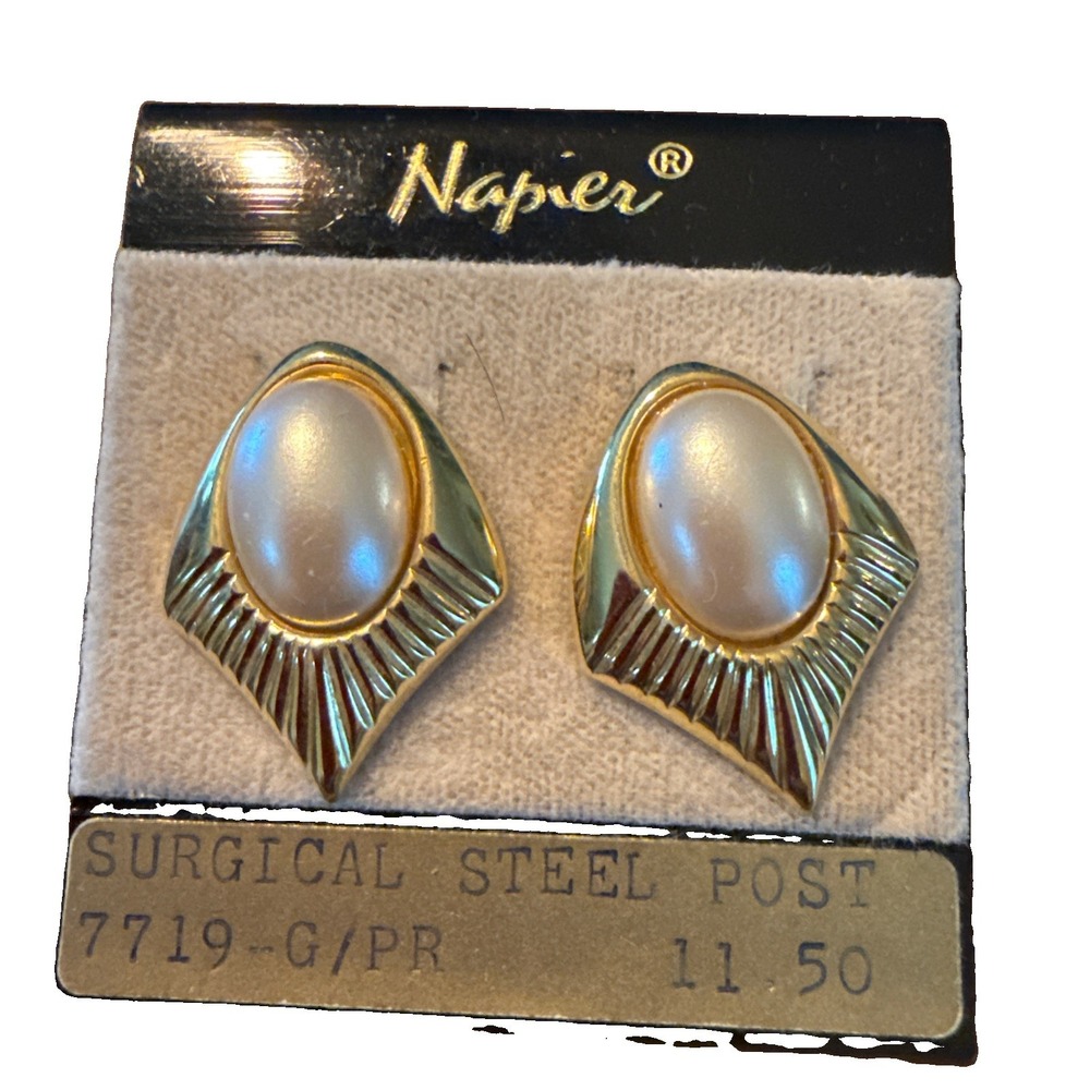 VINTAGE NAPIER SURGICAL STEEL POSTS FAUX PEARL GOLD TONE EARRINGS NEW ON CARD